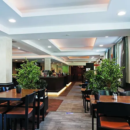 Relais De La Sarvaz 4* سايلون